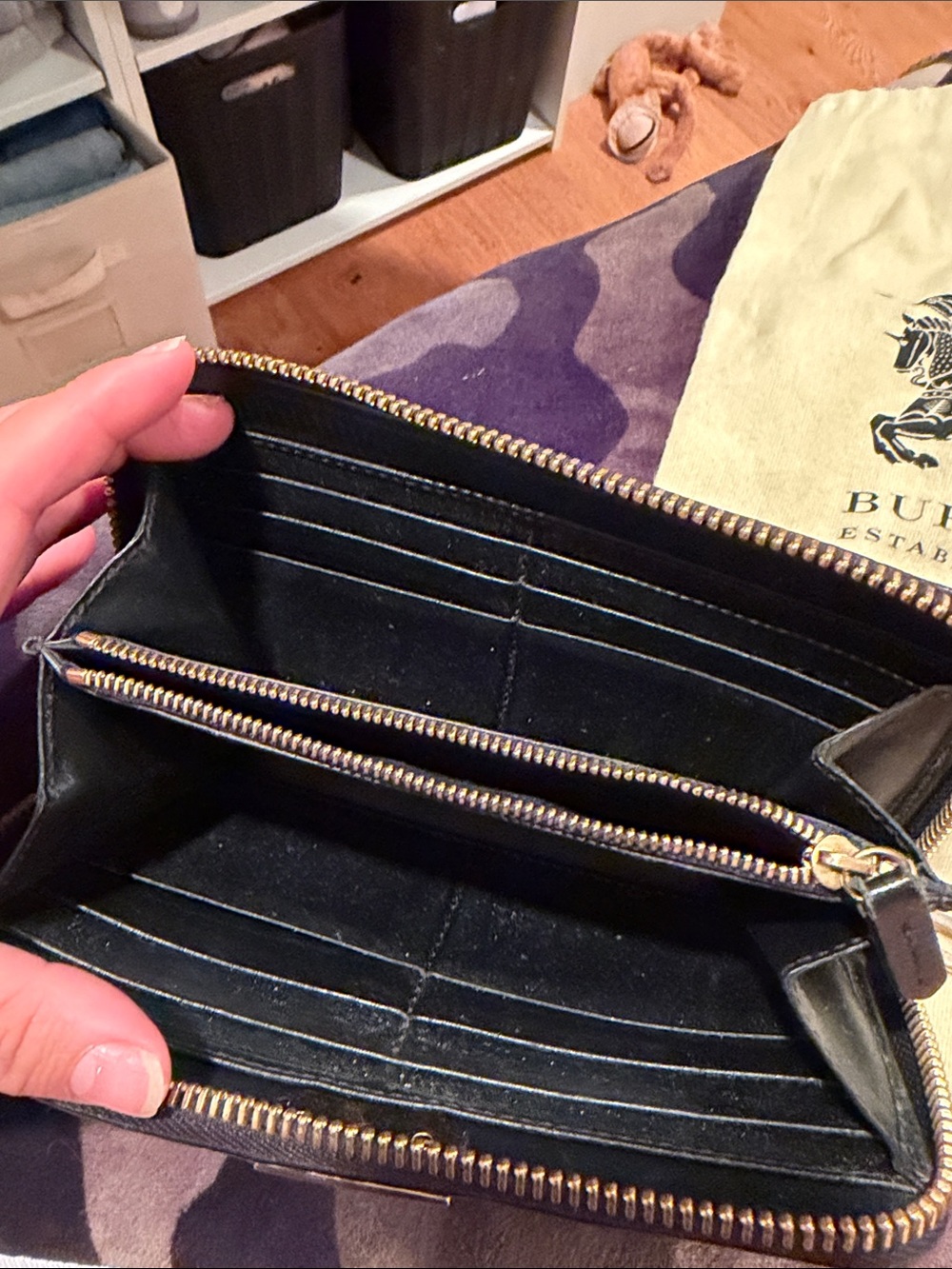 Burberry Black Textured Leather Zip Wallet with Gold Plate - Picture 4 of 8